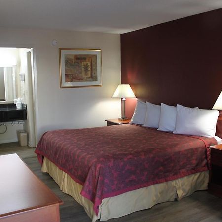 Travel Inn Of Buford Εξωτερικό φωτογραφία