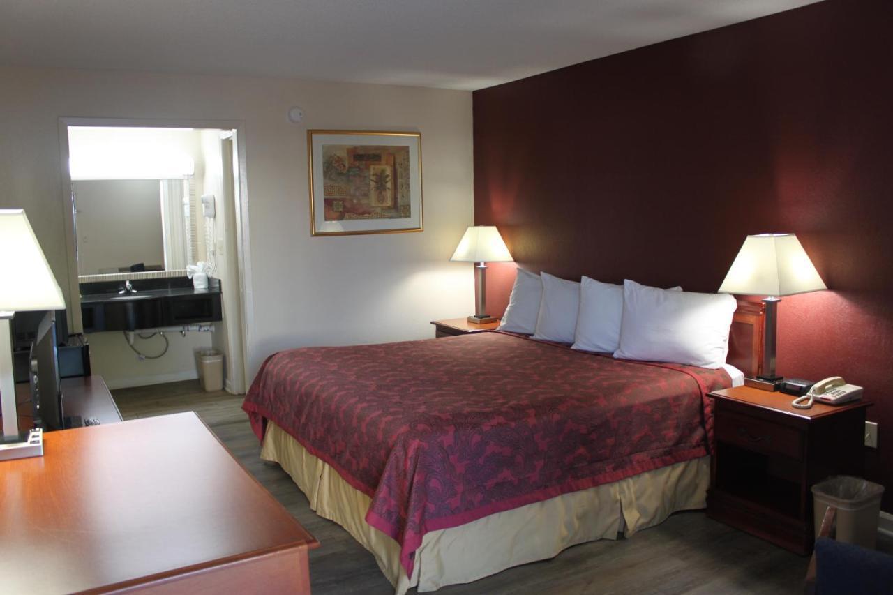 Travel Inn Of Buford Εξωτερικό φωτογραφία