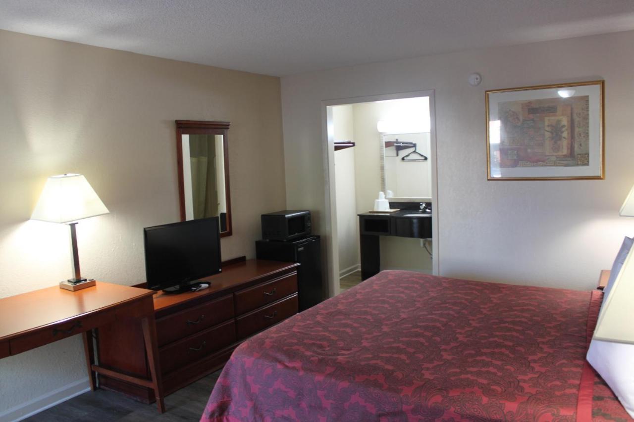 Travel Inn Of Buford Εξωτερικό φωτογραφία
