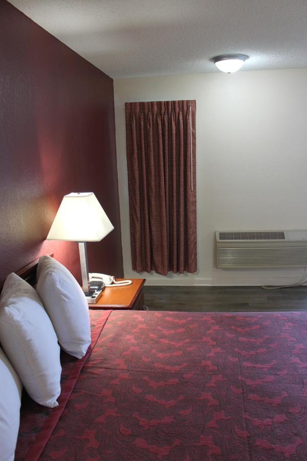 Travel Inn Of Buford Εξωτερικό φωτογραφία