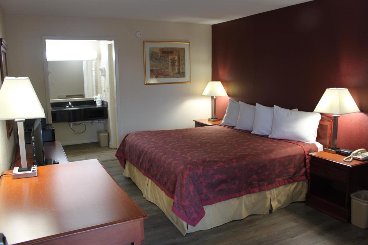 Travel Inn Of Buford Εξωτερικό φωτογραφία